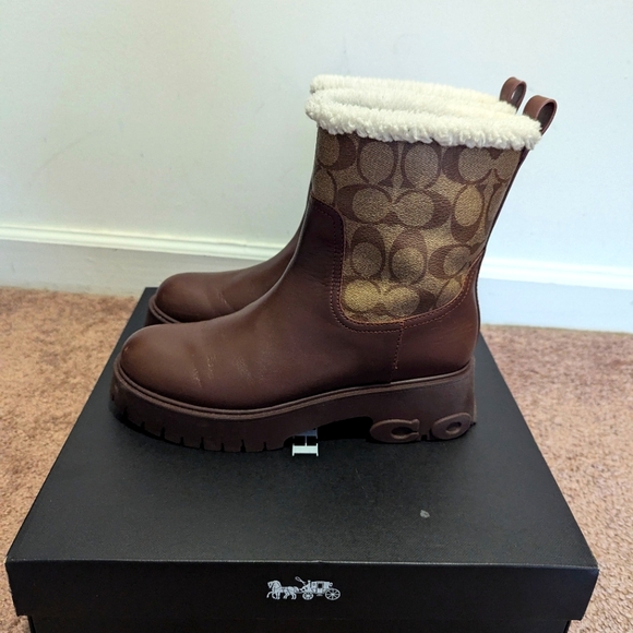 Brown coach boots - Picture 2 of 5
